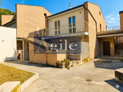 Appartamento in vendita ad Acquaviva Picen... - foto 1