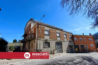 Appartamento in vendita a Esanatoglia - foto 2