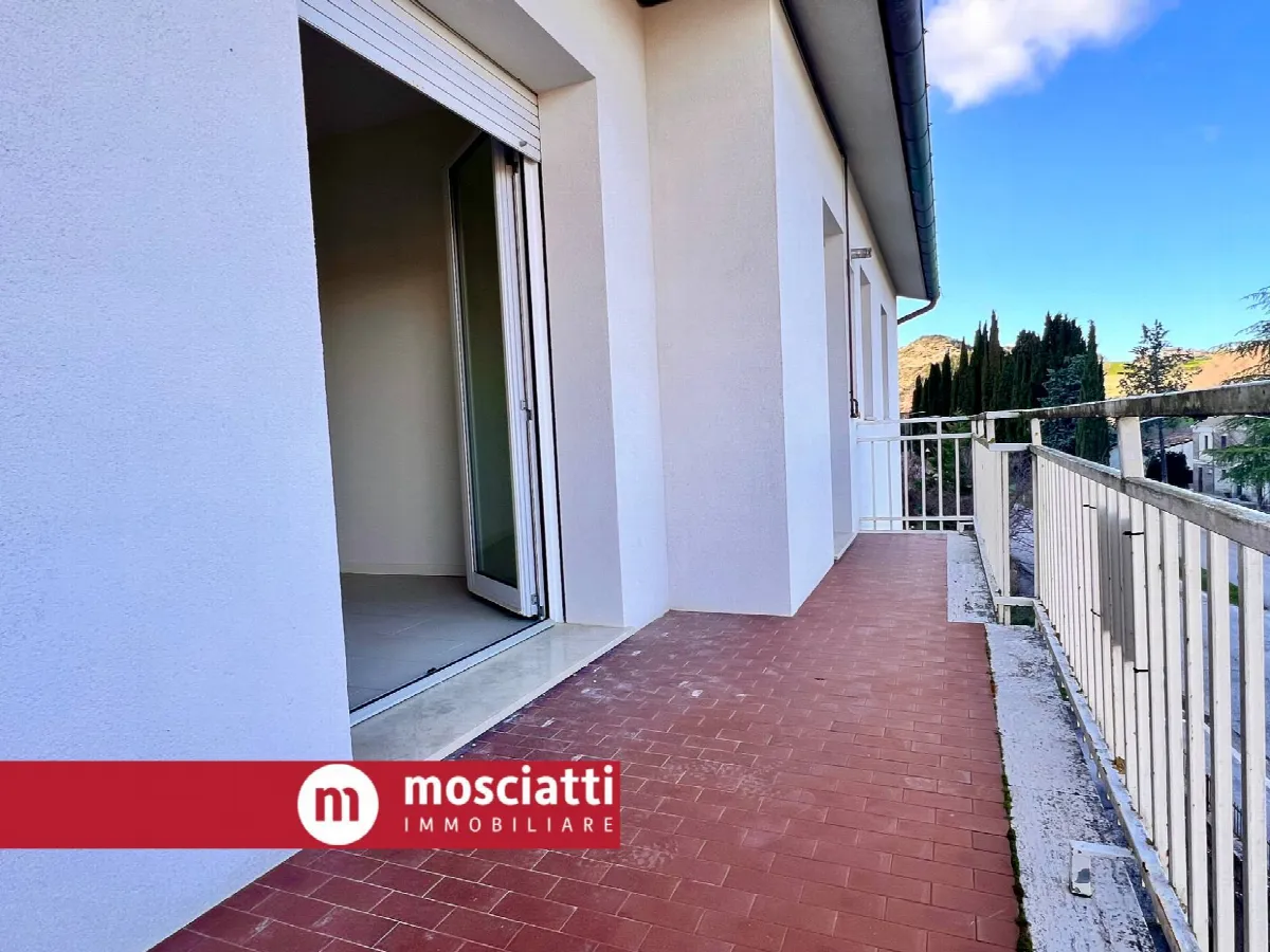 Appartamento in vendita a Esanatoglia - foto 2