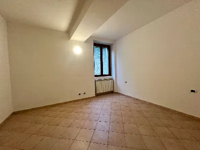 Appartamento in vendita a Cocquio-Trevisag... - foto 5