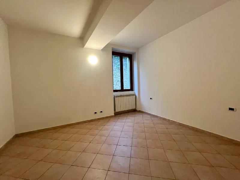 Appartamento in vendita a Cocquio-Trevisago - foto 5