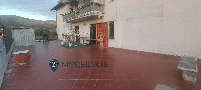 Appartamento in vendita a Castelnuovo Magr... - foto 2