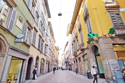 Attico in vendita a Bergamo, Borgo Palazzo... - foto 2