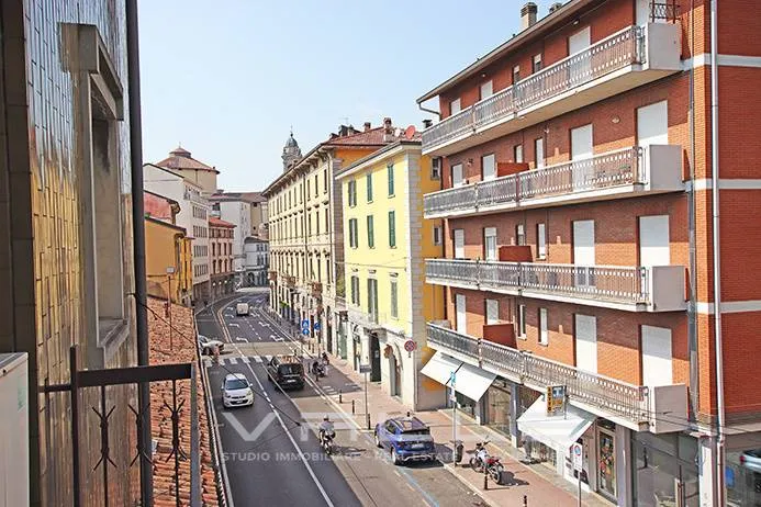 Appartamento in vendita a Bergamo, Borgo Palazzo, Centro, Stazione - foto 1