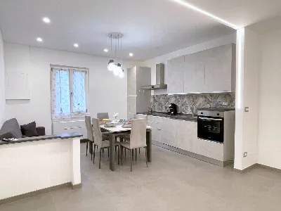 Appartamento in vendita a Savona, Oltrelet... - foto 1