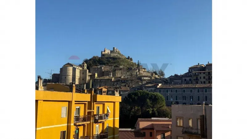 Appartamento in vendita a Tolfa - foto 1