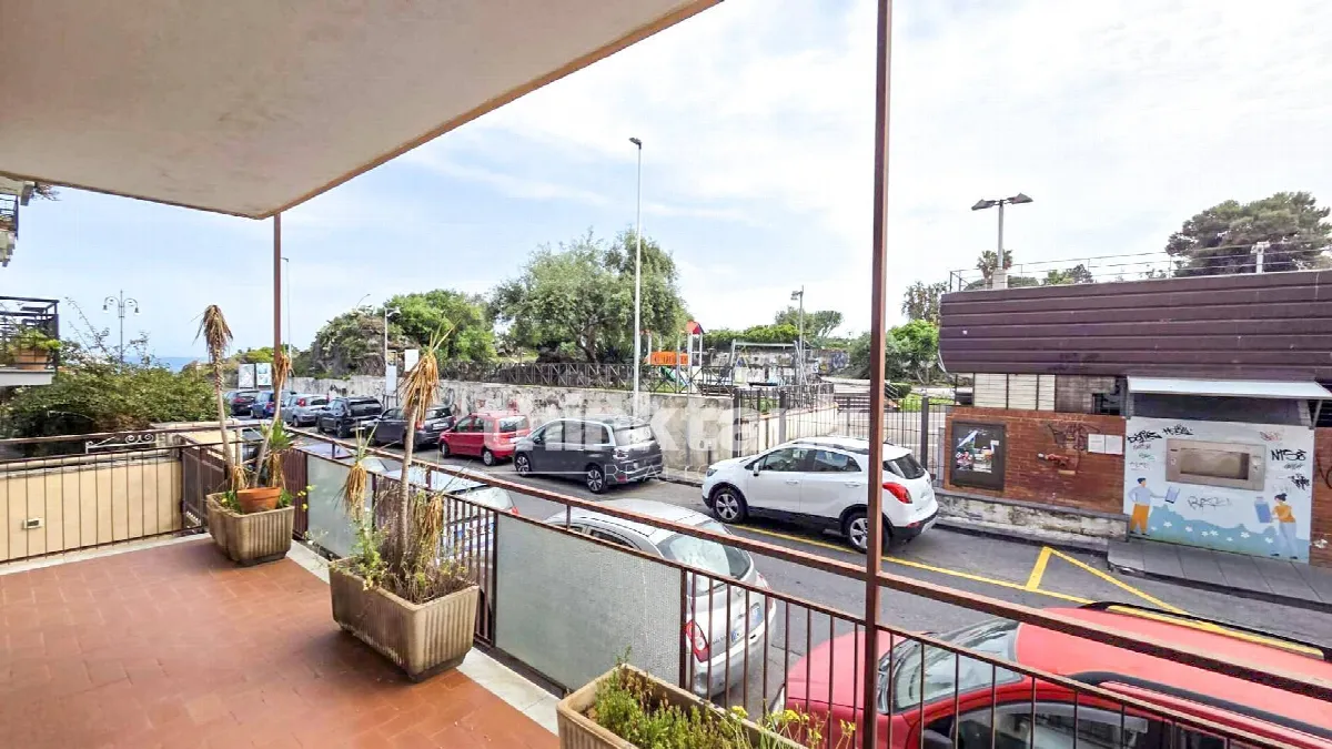 Appartamento in vendita ad Aci Castello - foto 2