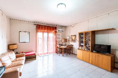 Appartamento in vendita a Camporotondo Etn... - foto 2