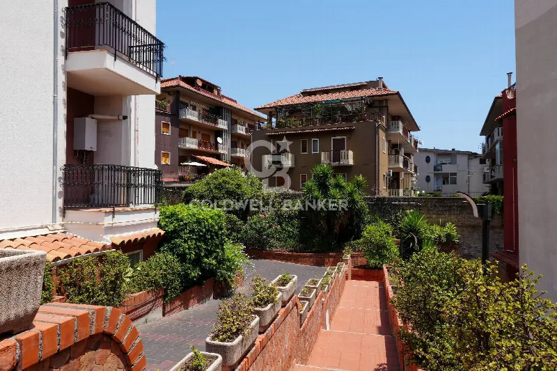 Appartamento in vendita ad Aci Castello - foto 1