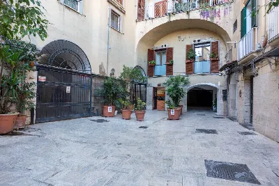 Appartamento in vendita a Napoli, Chiaia, ... - foto 1
