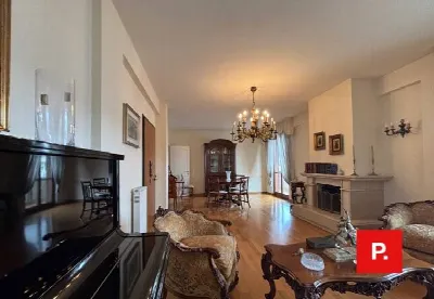 Appartamento in vendita a Caserta, Centro - foto 2
