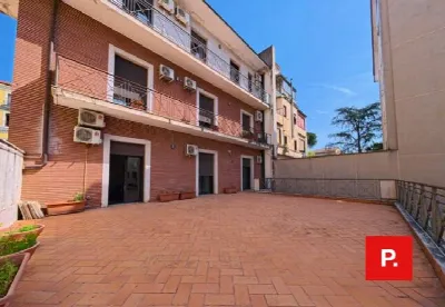 Appartamento in vendita a Caserta, Centro - foto 2
