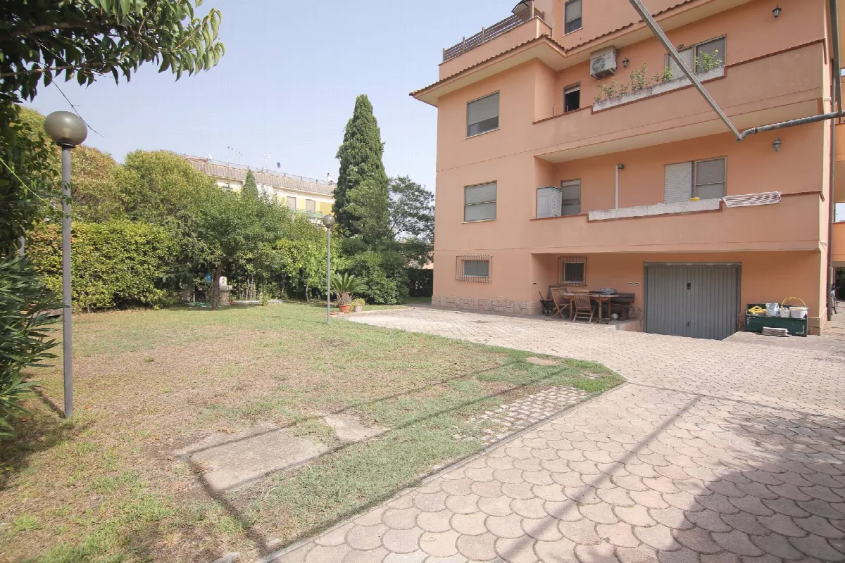 Appartamento in vendita a Roma, Lido Di Ostia, Ostia Antica, Castel Fusano - foto 2
