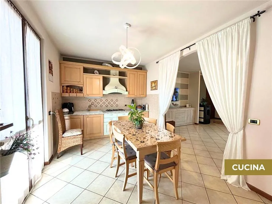 Appartamento in vendita ad Adrara San Martino - foto 5
