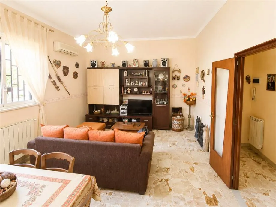 Appartamento in vendita ad Aci Sant'Antonio - foto 3