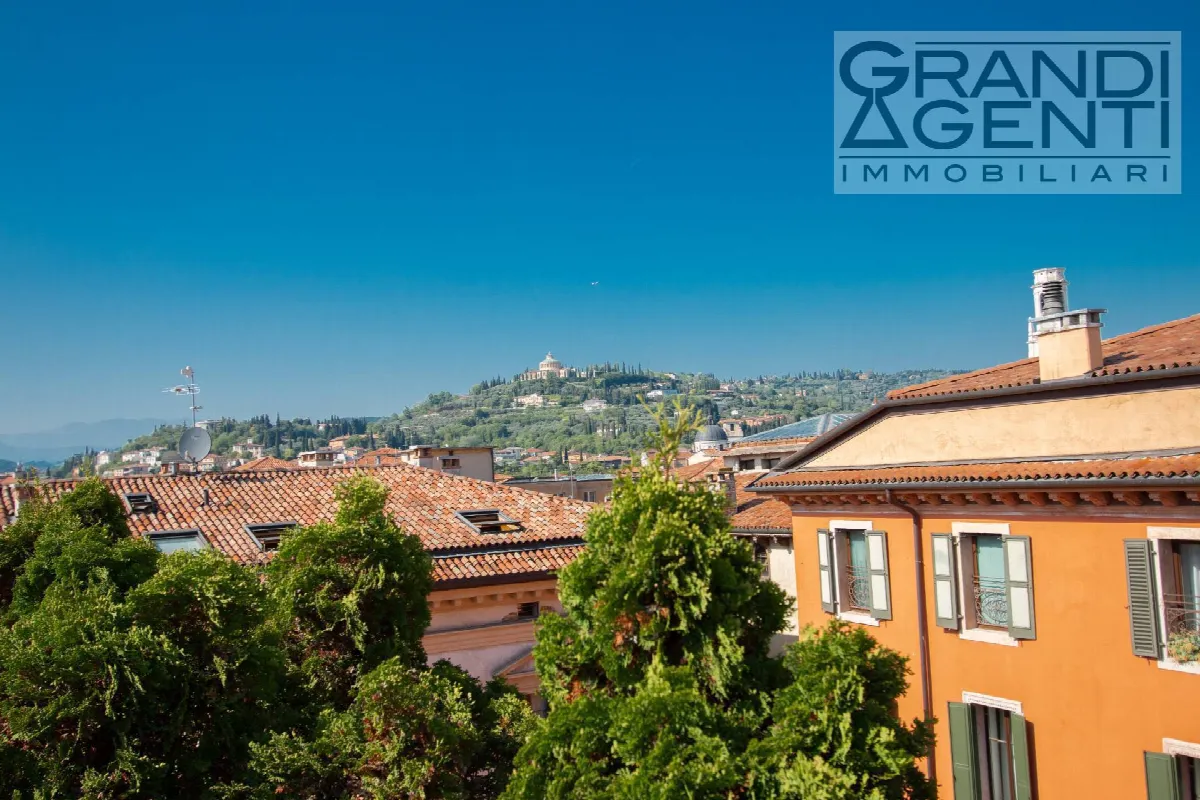 Appartamento in vendita a Verona, Centro - foto 2