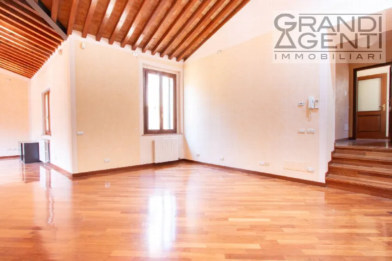Appartamento in vendita a Verona, Centro - foto 1