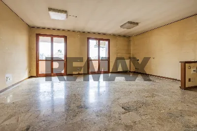 Appartamento in vendita a Varese, Centro, ... - foto 2