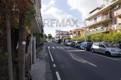 Appartamento in vendita a Aci Sant'Antonio - foto 2