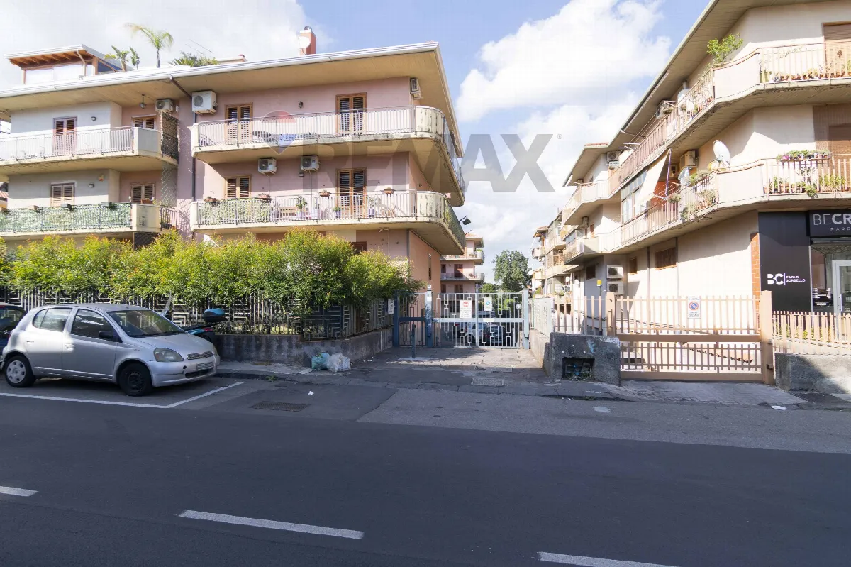 Appartamento in vendita ad Aci Sant'Antonio - foto 3
