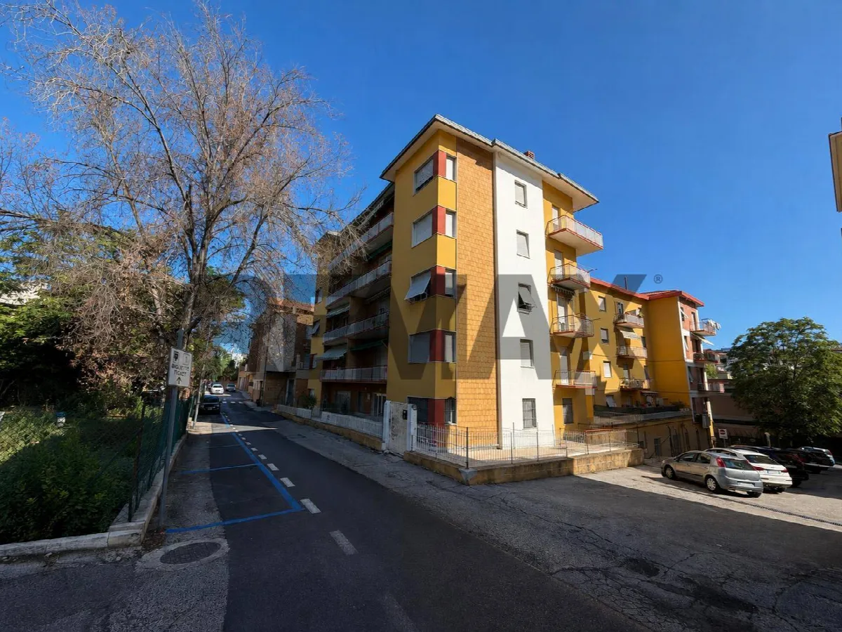 Appartamento in vendita ad Ancona, Piano, Stazione - foto 2