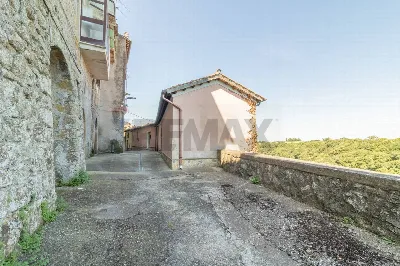 Appartamento in vendita a Ischia di Castro - foto 2