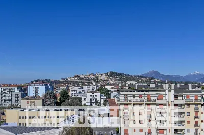Attico in vendita a Bergamo, Borgo palazzo... - foto 1