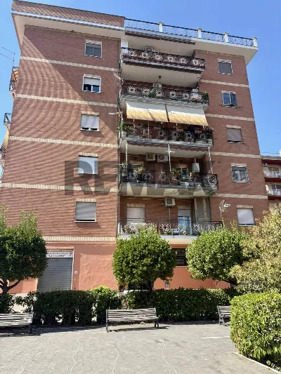 Appartamento in vendita a Guidonia Montece... - foto 1