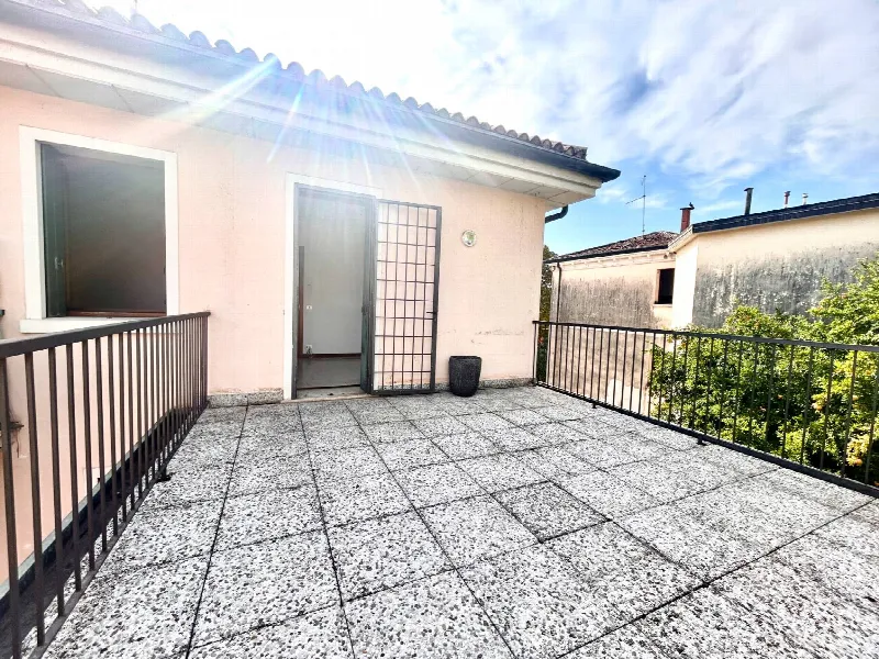Appartamento in vendita a Vicenza, San Lazzaro, Viale Verona - foto 1