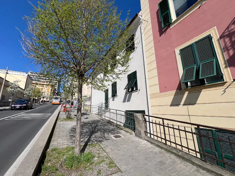 Appartamento in vendita a Genova, Sestri Ponente, Borzoli - foto 1