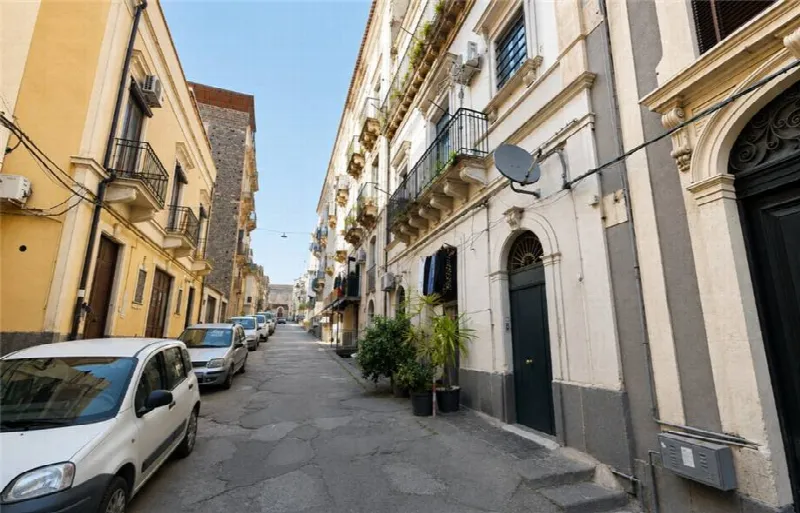 Appartamento in vendita a Catania, Centro Storico, Porto - foto 1