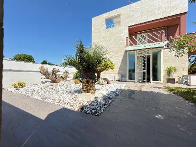 Villa in vendita a Lecce, Pranzo, stadio, ... - foto 1