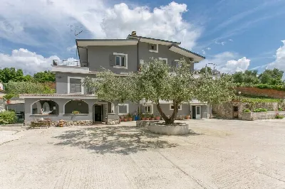 Casa Indipendente in vendita a Guidonia Mo... - foto 1