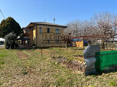 Villa a Paese