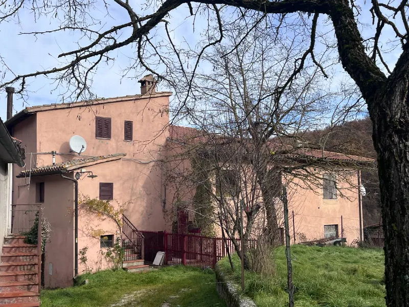 Casa Indipendente in vendita a Campello sul Clitunno - foto 1
