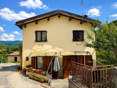Casa Indipendente a Sellano