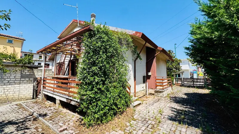 Villa in vendita a Taurasi - foto 1