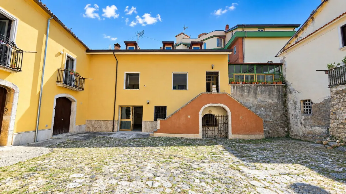 Casa Indipendente in vendita a Pratola Serra - foto 2
