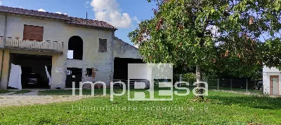 Rustico/Casale a Paese