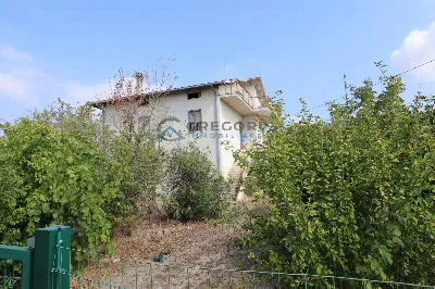 Villa a Controguerra