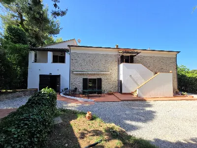 Rustico/Casale in vendita a Campiglia Mari... - foto 2