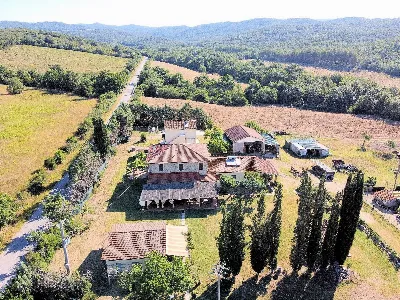 Rustico/Casale in vendita a Monteverdi Mar... - foto 1