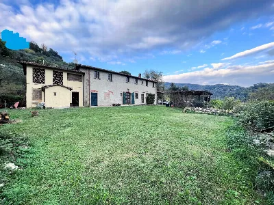 Rustico/Casale in vendita a Massa e Cozzil... - foto 1