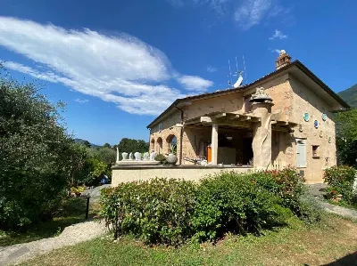 Rustico/Casale in vendita a Camaiore - foto 1