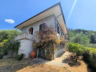 Villa in vendita a Uzzano - foto 1