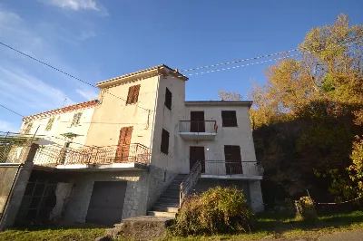 Casa Indipendente in vendita a Morbello - foto 1