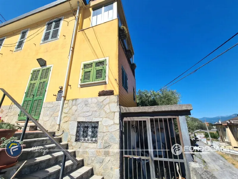 Casa Indipendente in vendita ad Albenga - foto 1