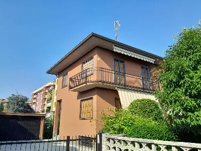 Villa a Paderno Dugnano