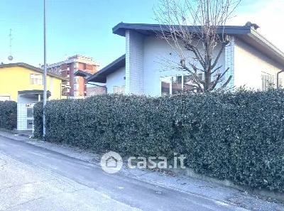 Villa a Paderno Dugnano