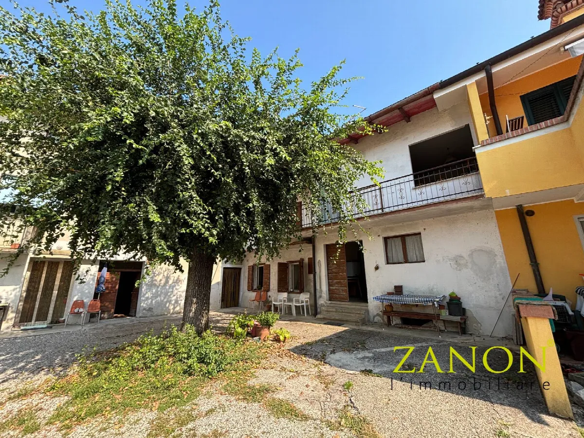 Casa Indipendente in vendita a Capriva del Friuli - foto 2